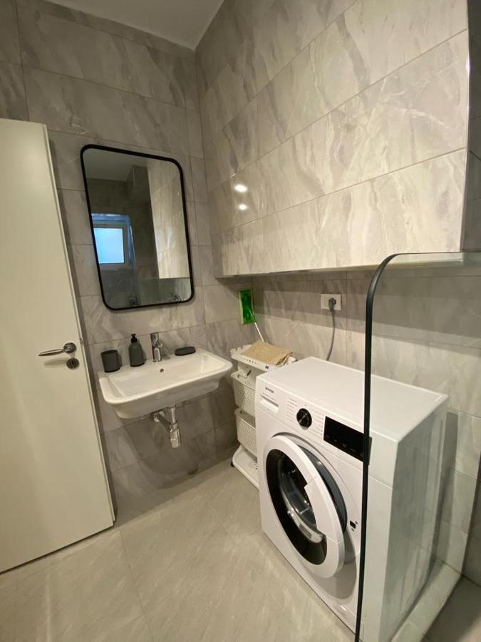 Saranda Beach Apartment ภายนอก รูปภาพ